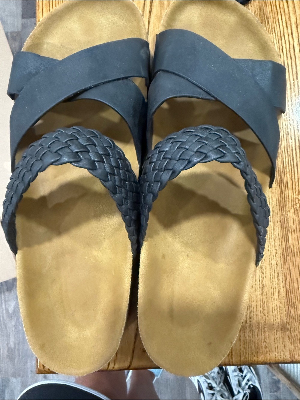 Like New! Women’s Braided Strap Slide Sandals - Black